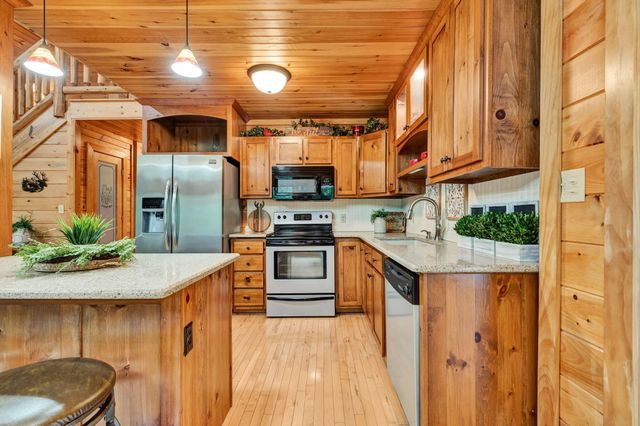176 Rivers Edge Lane, Benton, TN 37307