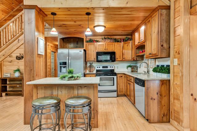 176 Rivers Edge Lane, Benton, TN 37307