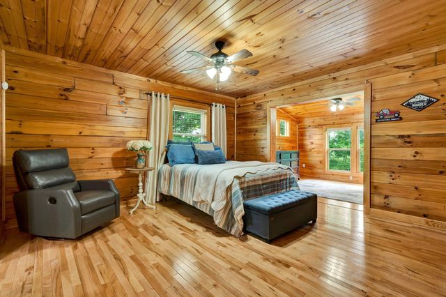 176 Rivers Edge Lane, Benton, TN 37307