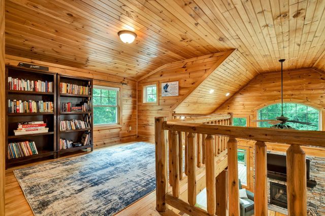 176 Rivers Edge Lane, Benton, TN 37307