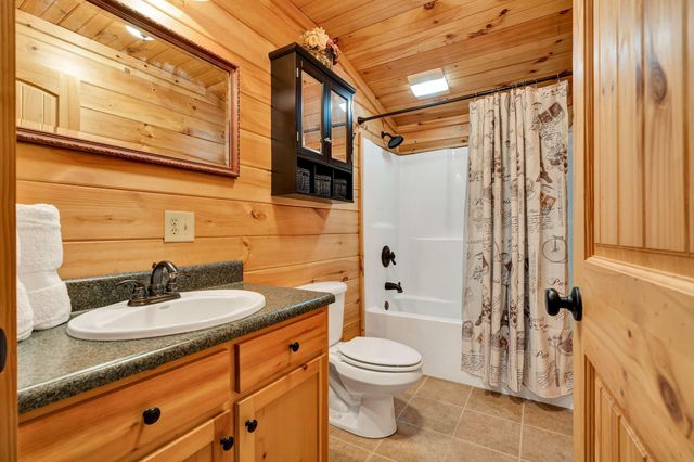 176 Rivers Edge Lane, Benton, TN 37307