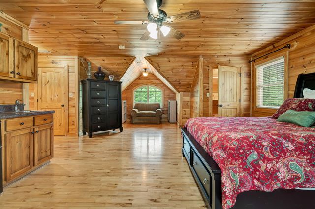 176 Rivers Edge Lane, Benton, TN 37307
