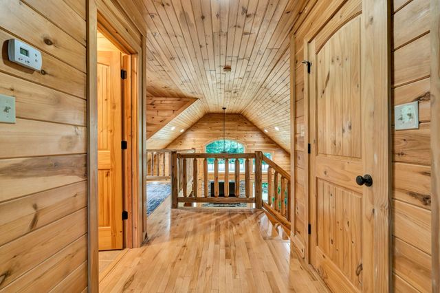 176 Rivers Edge Lane, Benton, TN 37307
