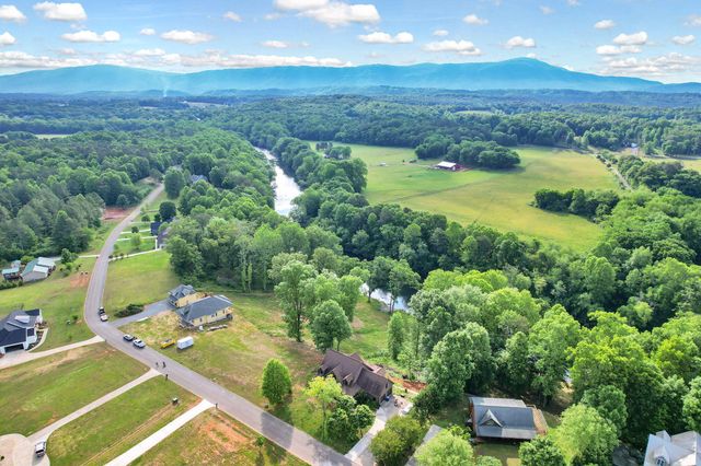 176 Rivers Edge Lane, Benton, TN 37307