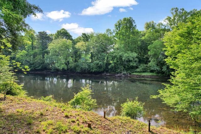 176 Rivers Edge Lane, Benton, TN 37307