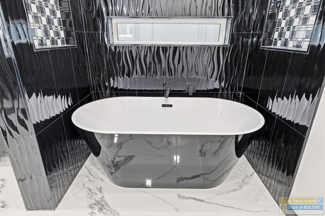 203 W Lantana St., South Padre Island, TX 78597