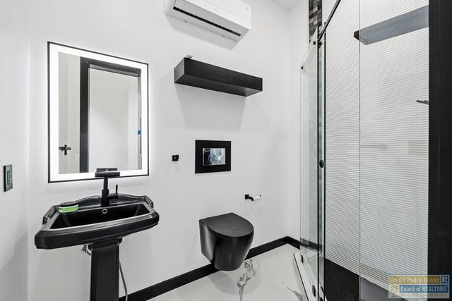 203 W Lantana St., South Padre Island, TX 78597