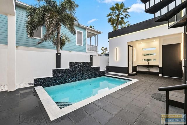 203 W Lantana St., South Padre Island, TX 78597