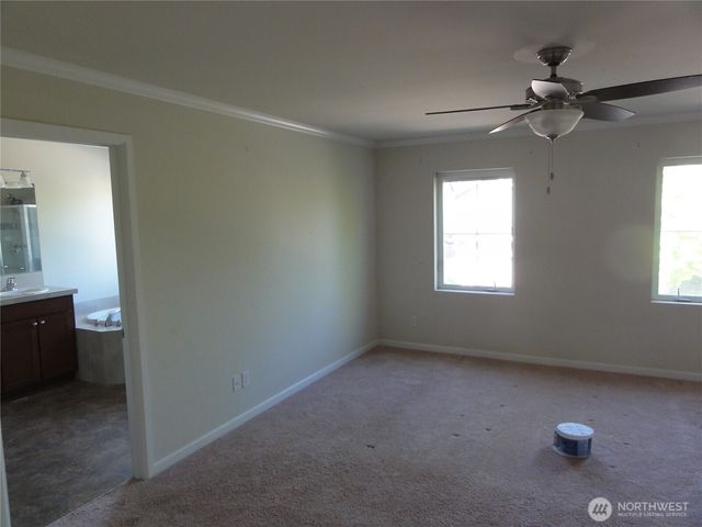 1011 28th Street NW, Puyallup, WA 98371