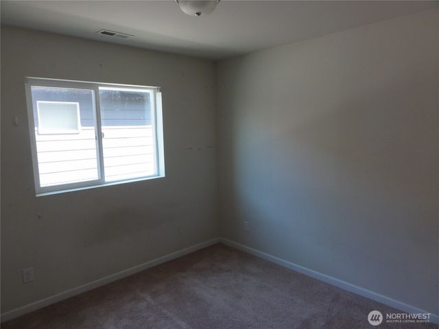 1011 28th Street NW, Puyallup, WA 98371