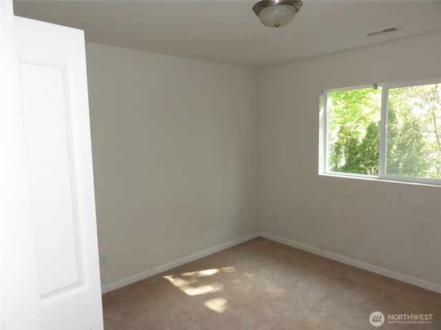 1011 28th Street NW, Puyallup, WA 98371