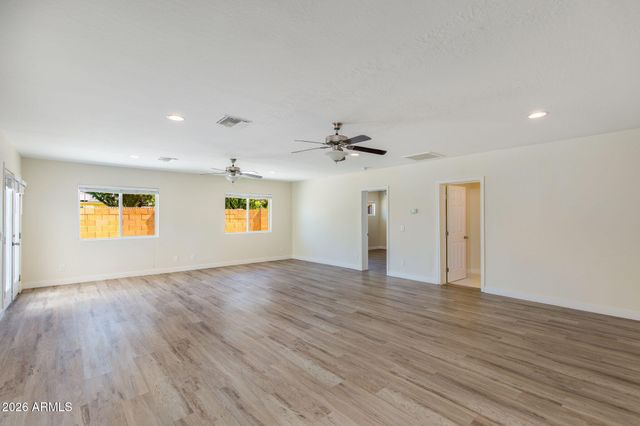 5002 E MITCHELL Drive, Phoenix, AZ 85018