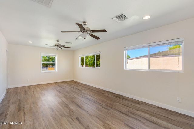 5002 E MITCHELL Drive, Phoenix, AZ 85018