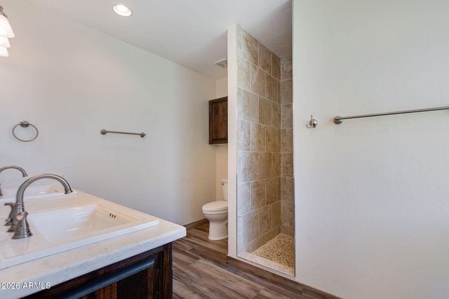 5002 E MITCHELL Drive, Phoenix, AZ 85018