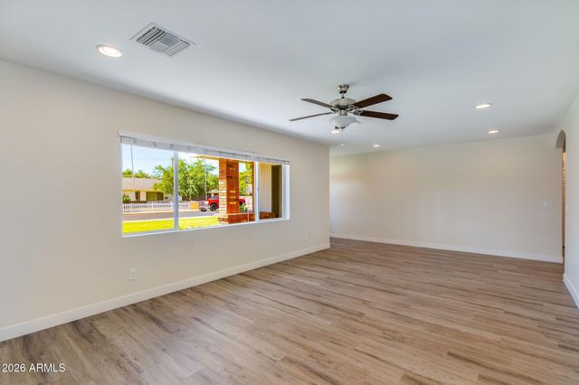 5002 E MITCHELL Drive, Phoenix, AZ 85018