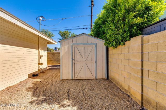 5002 E MITCHELL Drive, Phoenix, AZ 85018