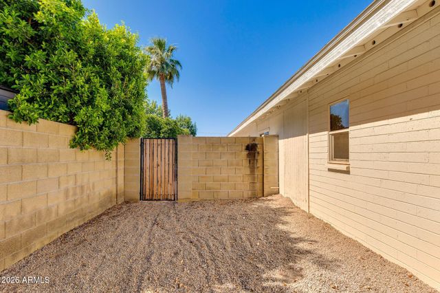5002 E MITCHELL Drive, Phoenix, AZ 85018