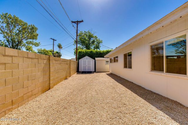5002 E MITCHELL Drive, Phoenix, AZ 85018
