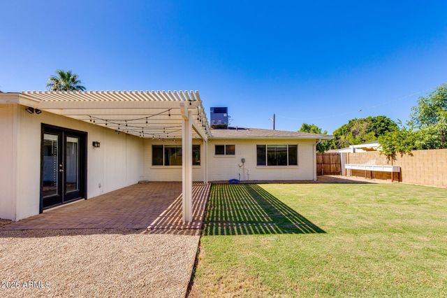 5002 E MITCHELL Drive, Phoenix, AZ 85018