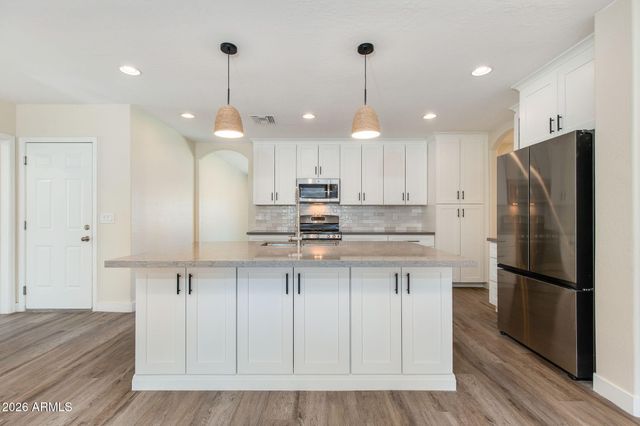 5002 E MITCHELL Drive, Phoenix, AZ 85018