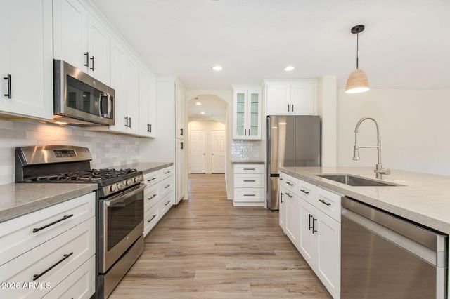 5002 E MITCHELL Drive, Phoenix, AZ 85018