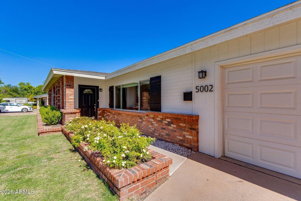 5002 E MITCHELL Drive, Phoenix, AZ 85018