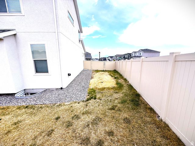 3367 S HEATHERCREST DR, Saratoga Springs, UT 84045