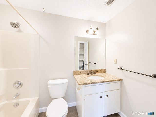 8 Barrington Drive C, Wethersfield, CT 06109