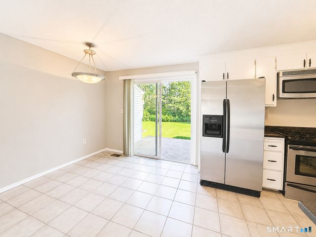 8 Barrington Drive C, Wethersfield, CT 06109