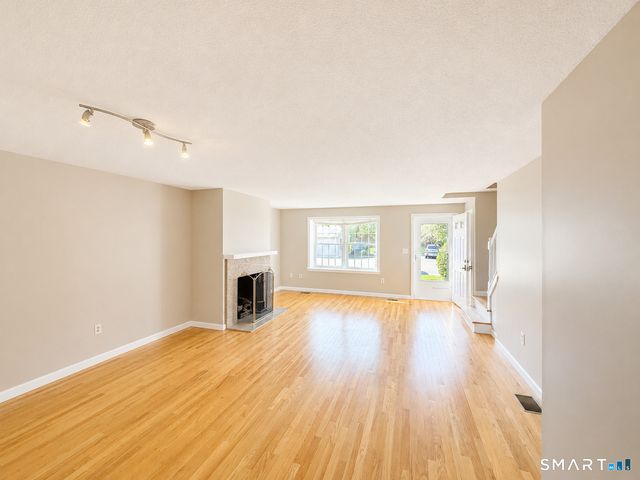 8 Barrington Drive C, Wethersfield, CT 06109
