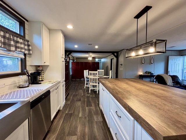 7715 Walnut Tree Lane, Plantersville, TX 77363