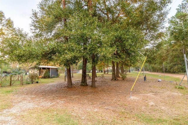 7715 Walnut Tree Lane, Plantersville, TX 77363