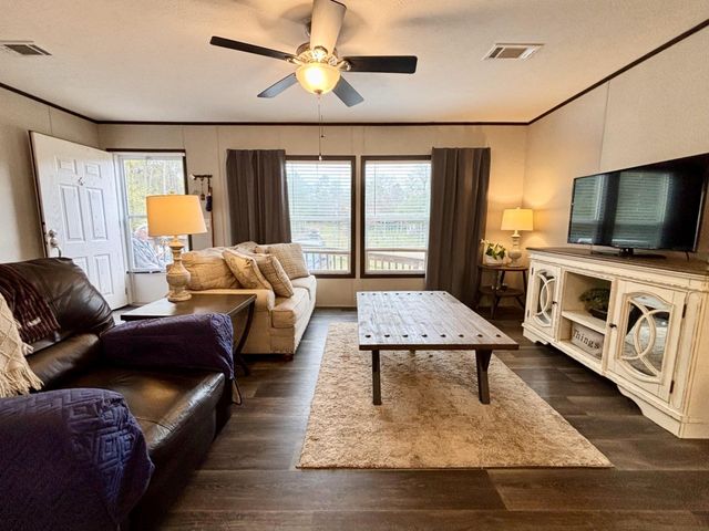 7715 Walnut Tree Lane, Plantersville, TX 77363