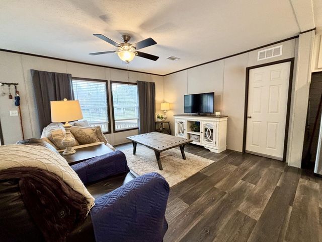 7715 Walnut Tree Lane, Plantersville, TX 77363