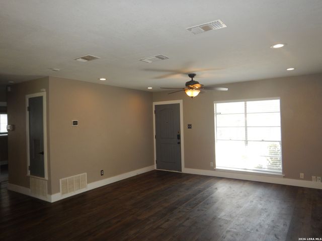 14139 SWALLOW DR, San Antonio, TX 78217