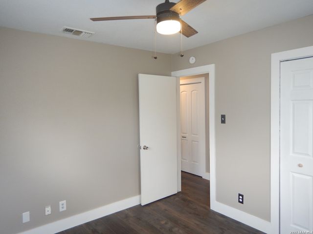 14139 SWALLOW DR, San Antonio, TX 78217
