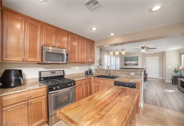 504 Beckton Park Avenue, Las Vegas, NV 89178