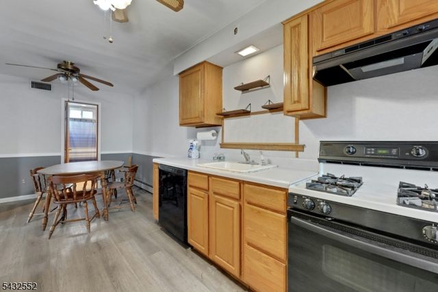 17 Butler Pl, Wanaque Boro, NJ 07420