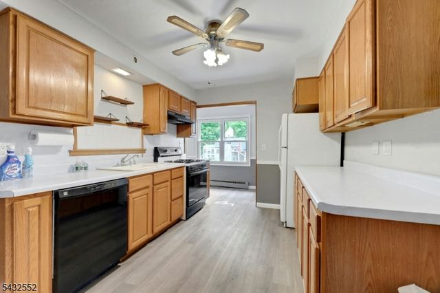 17 Butler Pl, Wanaque Boro, NJ 07420