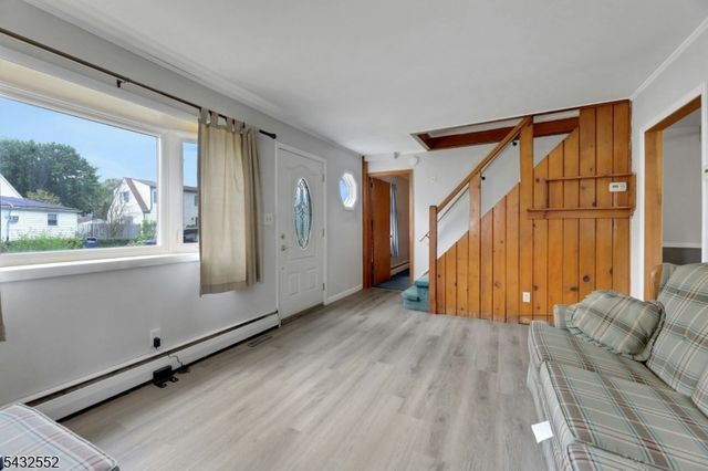 17 Butler Pl, Wanaque Boro, NJ 07420