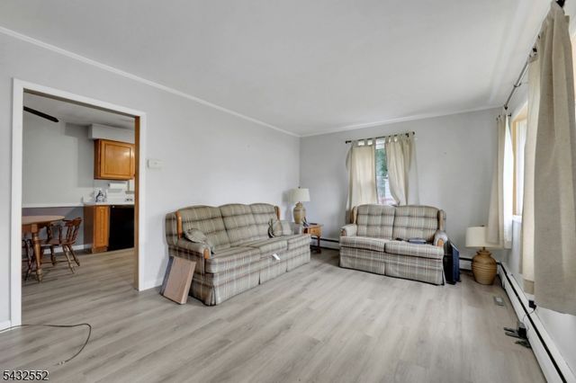 17 Butler Pl, Wanaque Boro, NJ 07420