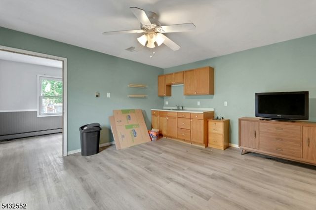 17 Butler Pl, Wanaque Boro, NJ 07420