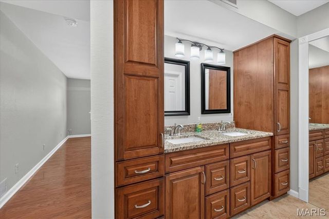 1380 Heritage Landing 202, St Charles, MO 63303
