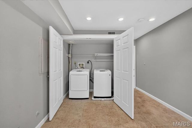 1380 Heritage Landing 202, St Charles, MO 63303