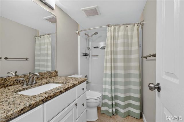 1380 Heritage Landing 202, St Charles, MO 63303