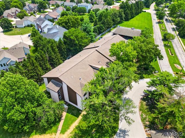 1380 Heritage Landing 202, St Charles, MO 63303