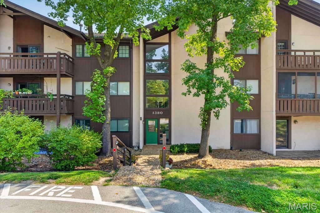 1380 Heritage Landing 202, St Charles, MO 63303