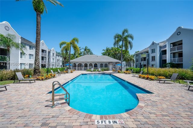 11145 SW 6th St 302, Pembroke Pines, FL 33025