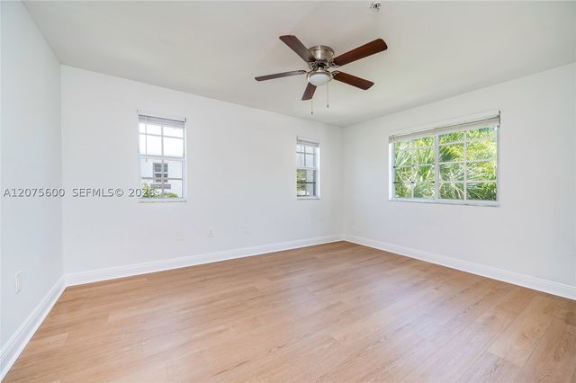 11145 SW 6th St 302, Pembroke Pines, FL 33025