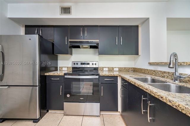 11145 SW 6th St 302, Pembroke Pines, FL 33025